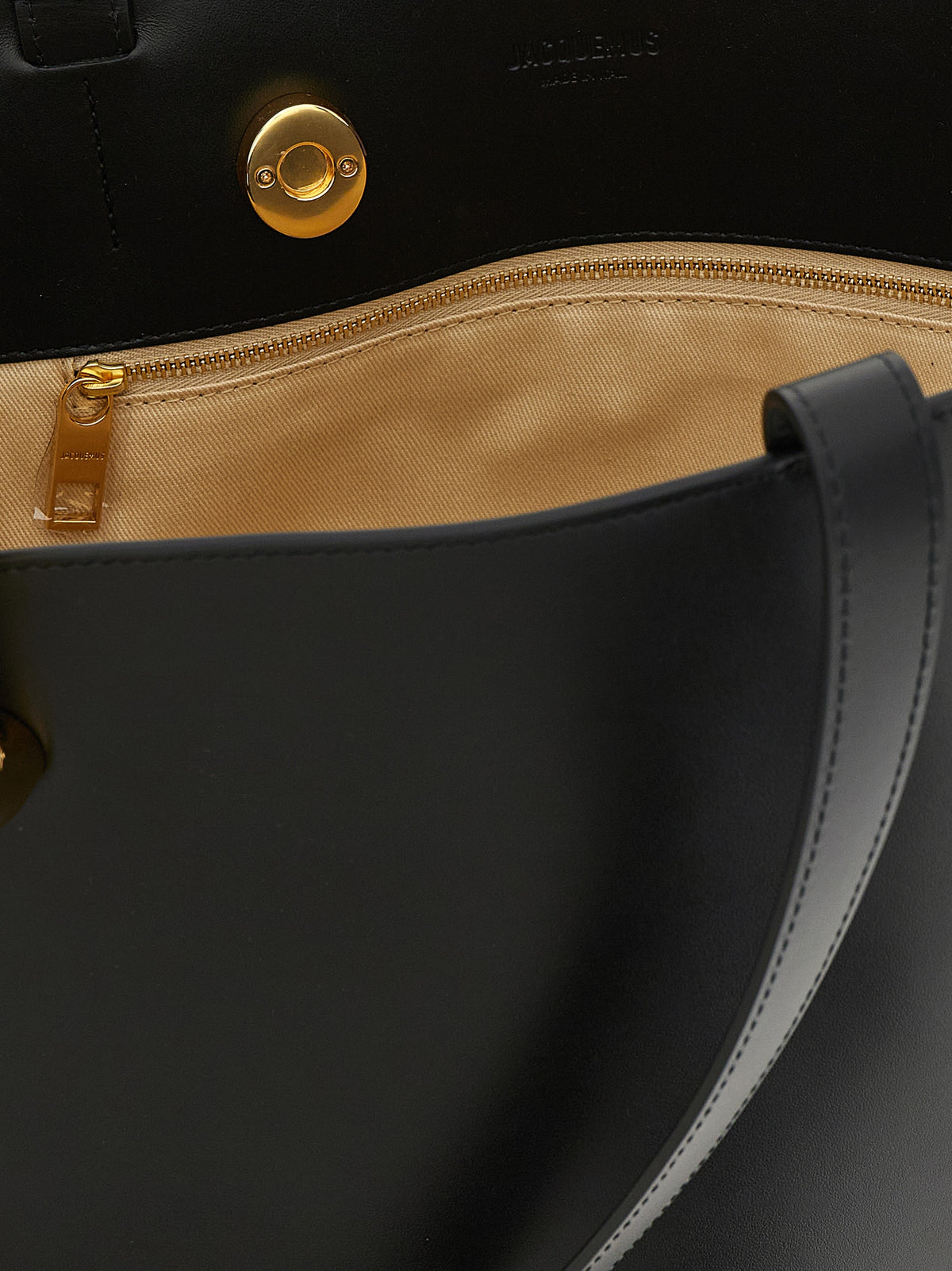 Black cowhide leather shoulder bag