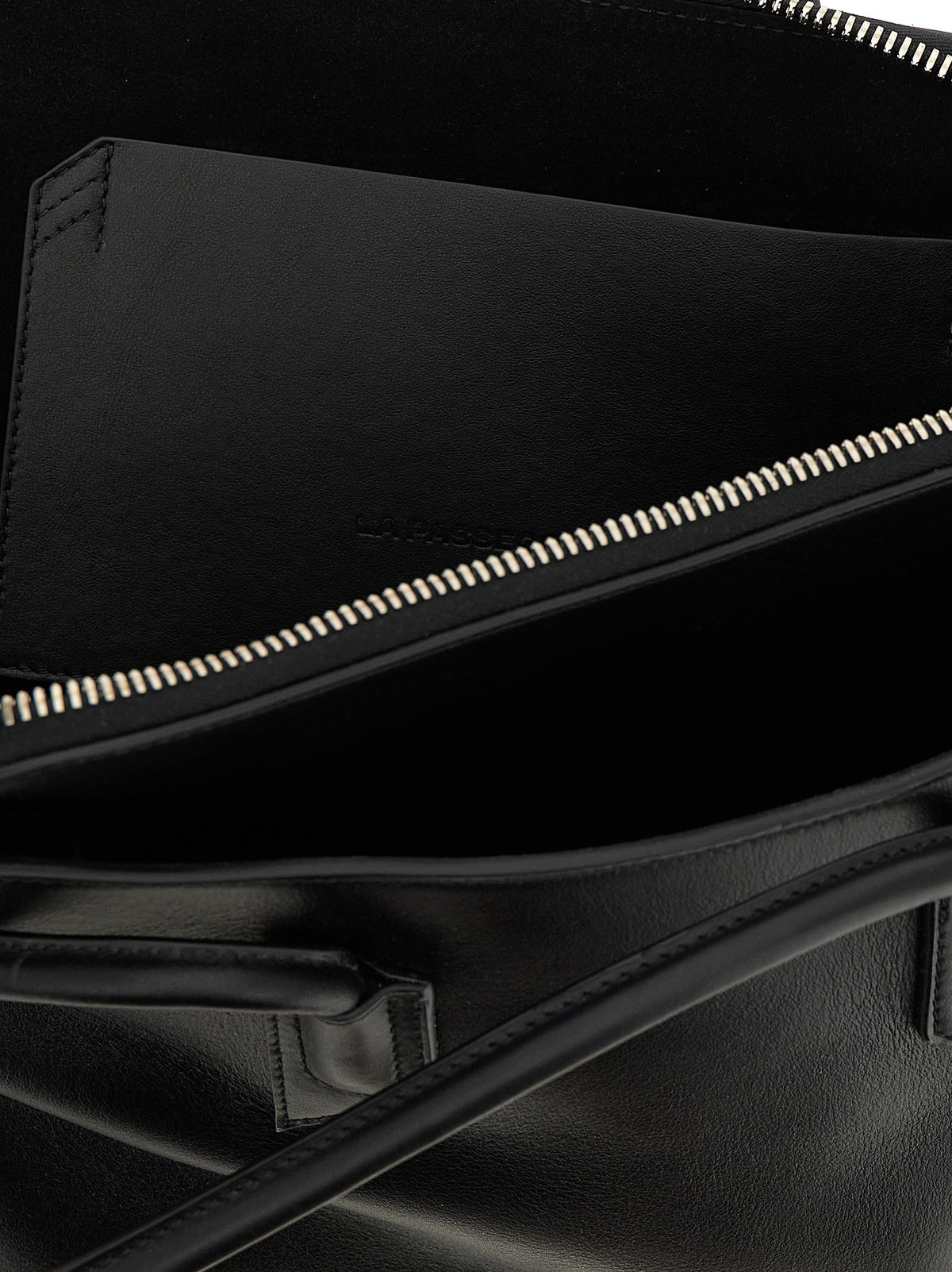 Schwarze Kalbsleder-Schultertasche