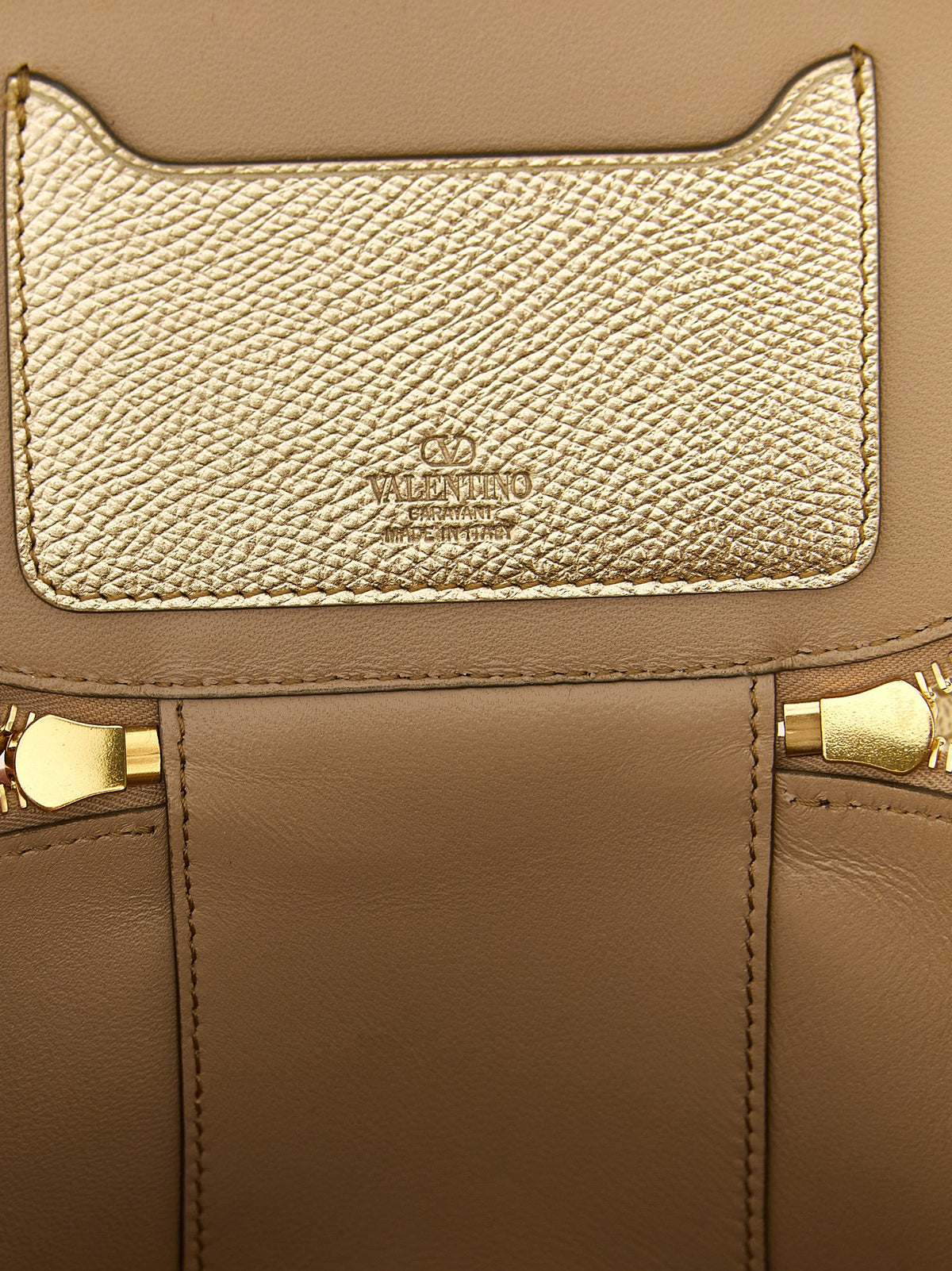 Handtasche aus Kalbsleder in Gold